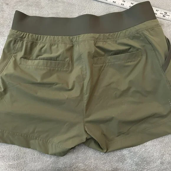 Title Nine Zephyr Ultralight Explorer Shorts Women's Large Green - Picture 6 of 6
